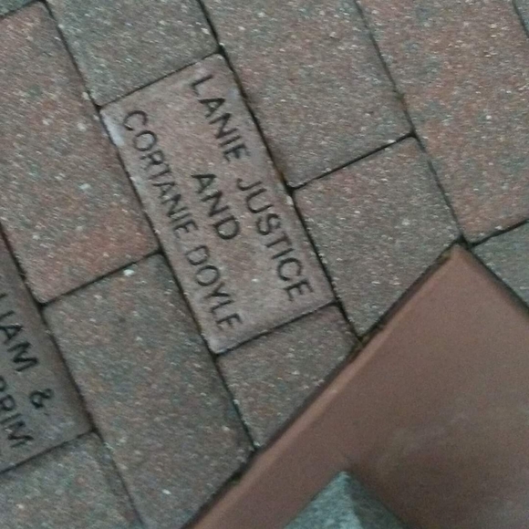 Meet your Posher, Lanie - Picture 5 of 16